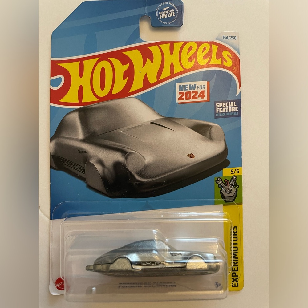 Hot Wheels 2024 Porsche 911 Carrera Experimotors Special Feature Keychain